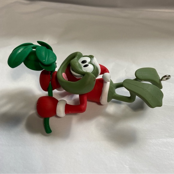 Hallmark 2011 The Mistletoad Collectible Christmas Holiday Ornament - Picture 3 of 11